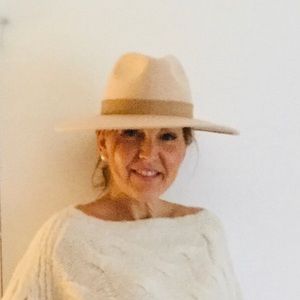 Meet your Posher, Christine